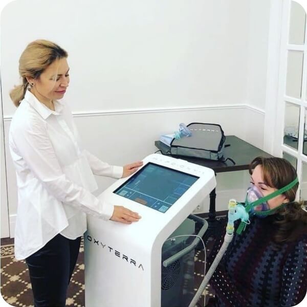 Гиперокситерапия на аппарате OXYTERRA - врач и пациент