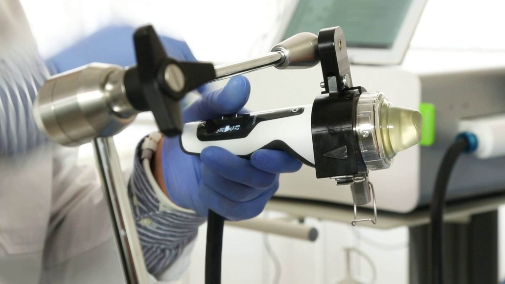 Держатель фокусированного аппликатора для УВТ аппарата