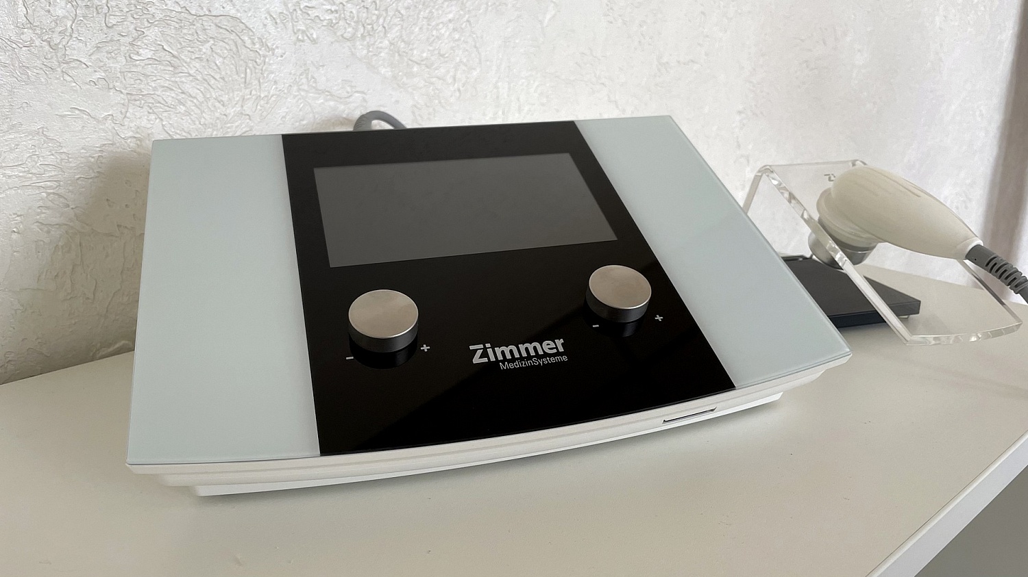 Новый аппарат Zimmer SoleoSonoStim появился в шоуруме «Фуджитора»